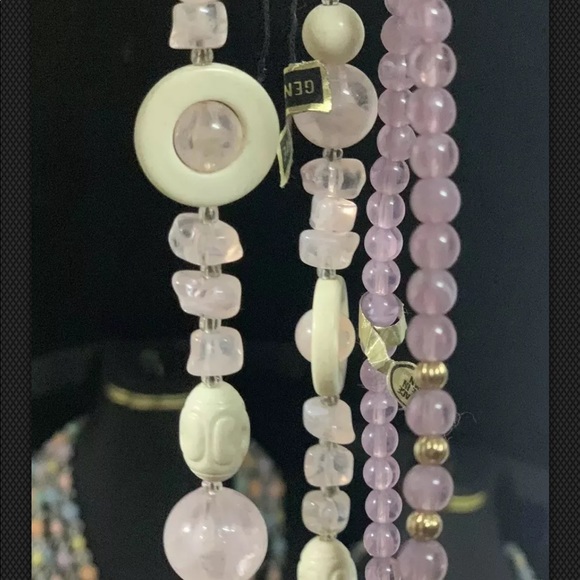 Vintage genuine Lucite Lot Of 4 Necklaces - Picture 2 of 7